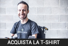 Massimilano Sechi e scritta "ACQUISTA LA T-SHIRT"